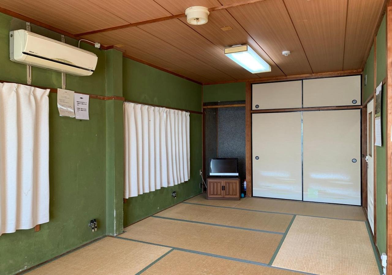 Готель Minshuku Atsuhama Sumoto Екстер'єр фото